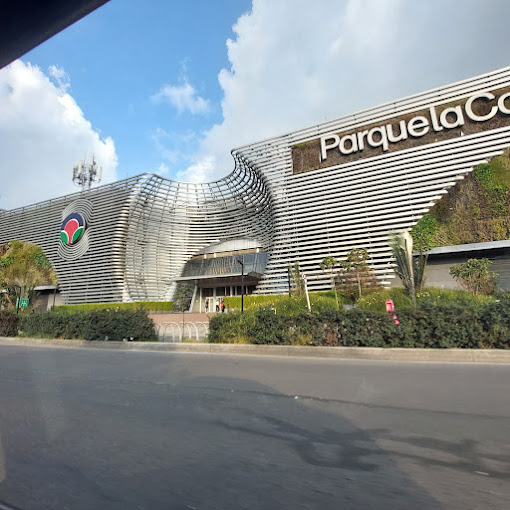 Imagen de Parque La Colina Centro Comercial